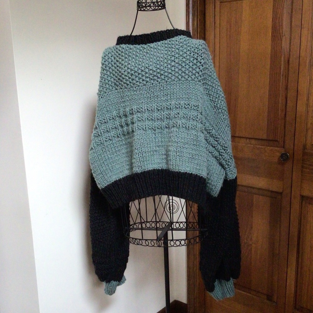 Handcrafted chunky sweater, Medium/Large - Picture 3 of 4